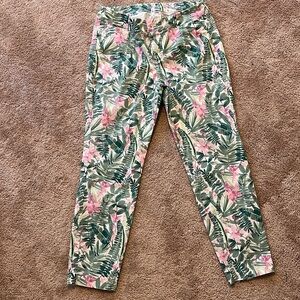 Old Navy spring jeans. So pretty in fantastic condition.